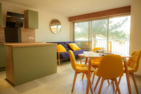 Magnifique appartement de type loft en front de mer avec vue, parking et WiFi